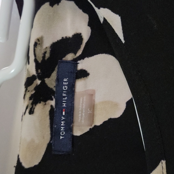 🌿2 for $32 Tommy hilfinger dress well loved - Picture 3 of 4
